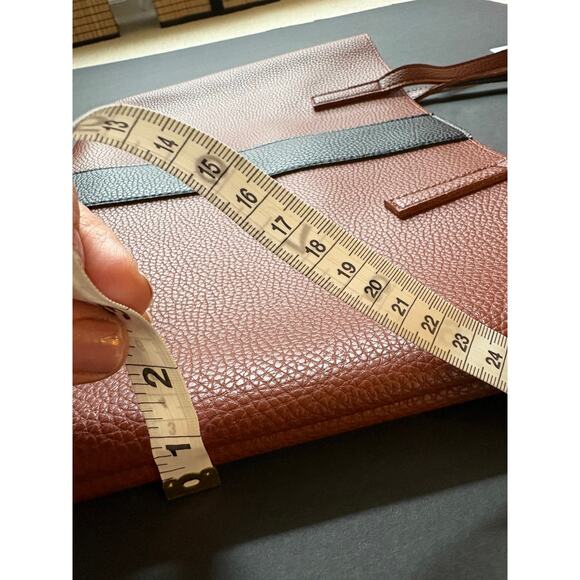 NWOT Vince Camuto Vegan Leather Shoulder Bag w/ dustbag and care instuctions - Picture 7 of 10